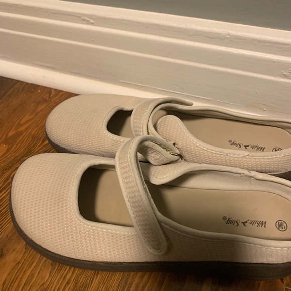 White stage slip on sandals - Picture 2 of 3
